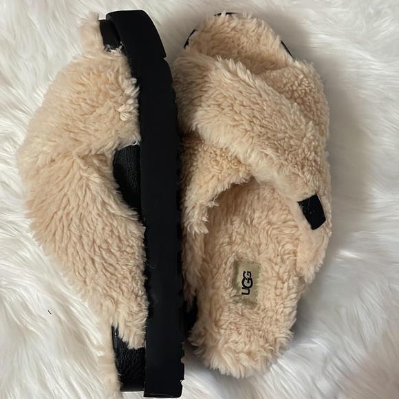 Ugg Fuzz Sugar Cross Slide New size 8, 9 - Picture 10 of 14